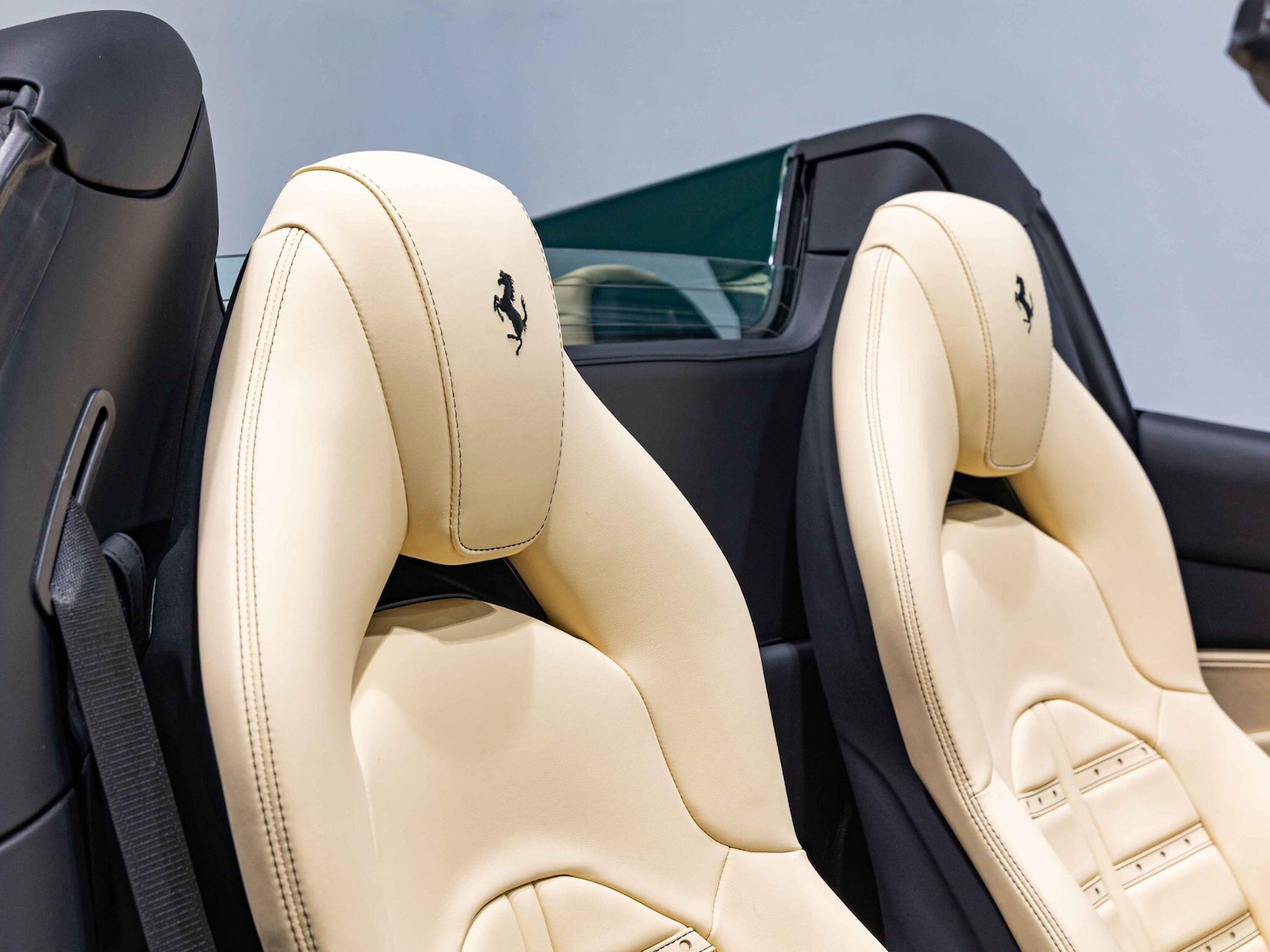 Used Ferrari F8 Spider 2023 for sale - 76584251: Photo 2