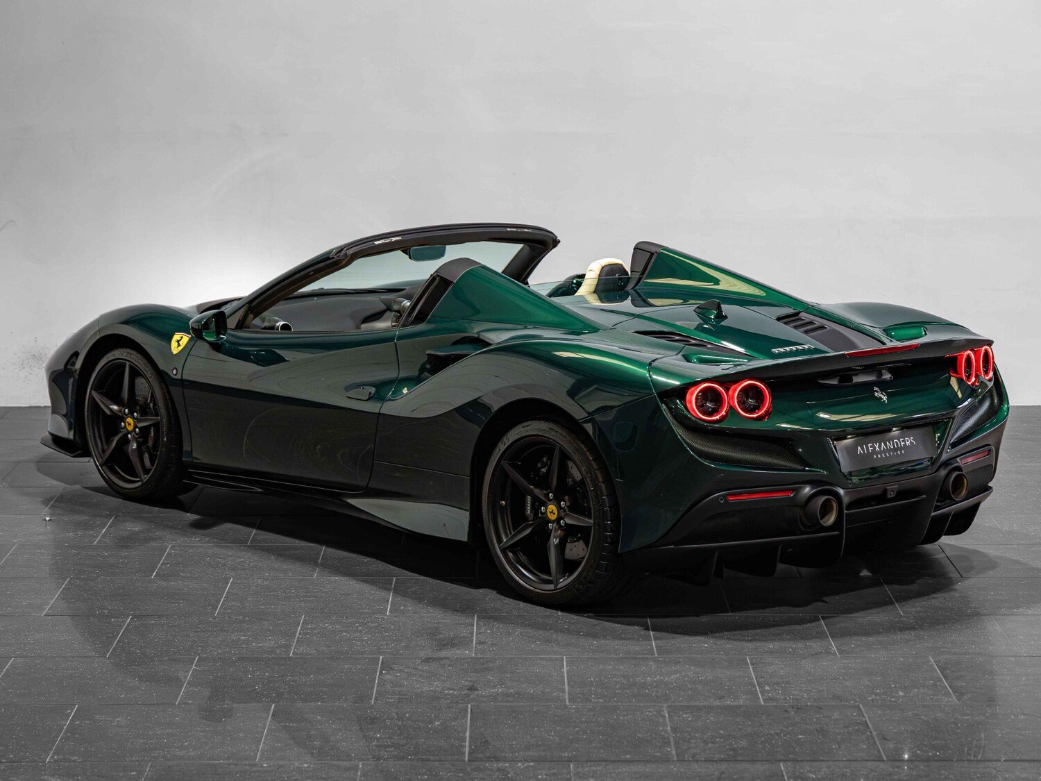 Used Ferrari F8 Spider 2023 for sale - 76584251: Photo 25