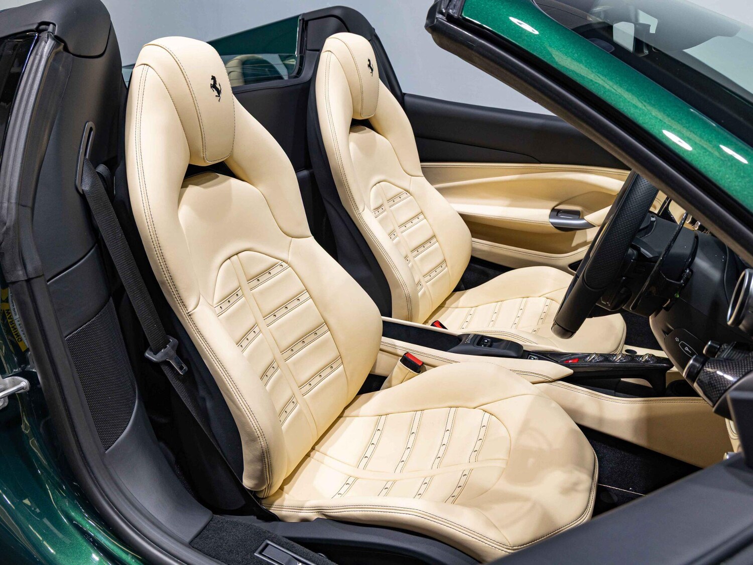 Used Ferrari F8 Spider 2023 for sale - 76584251: Photo 8