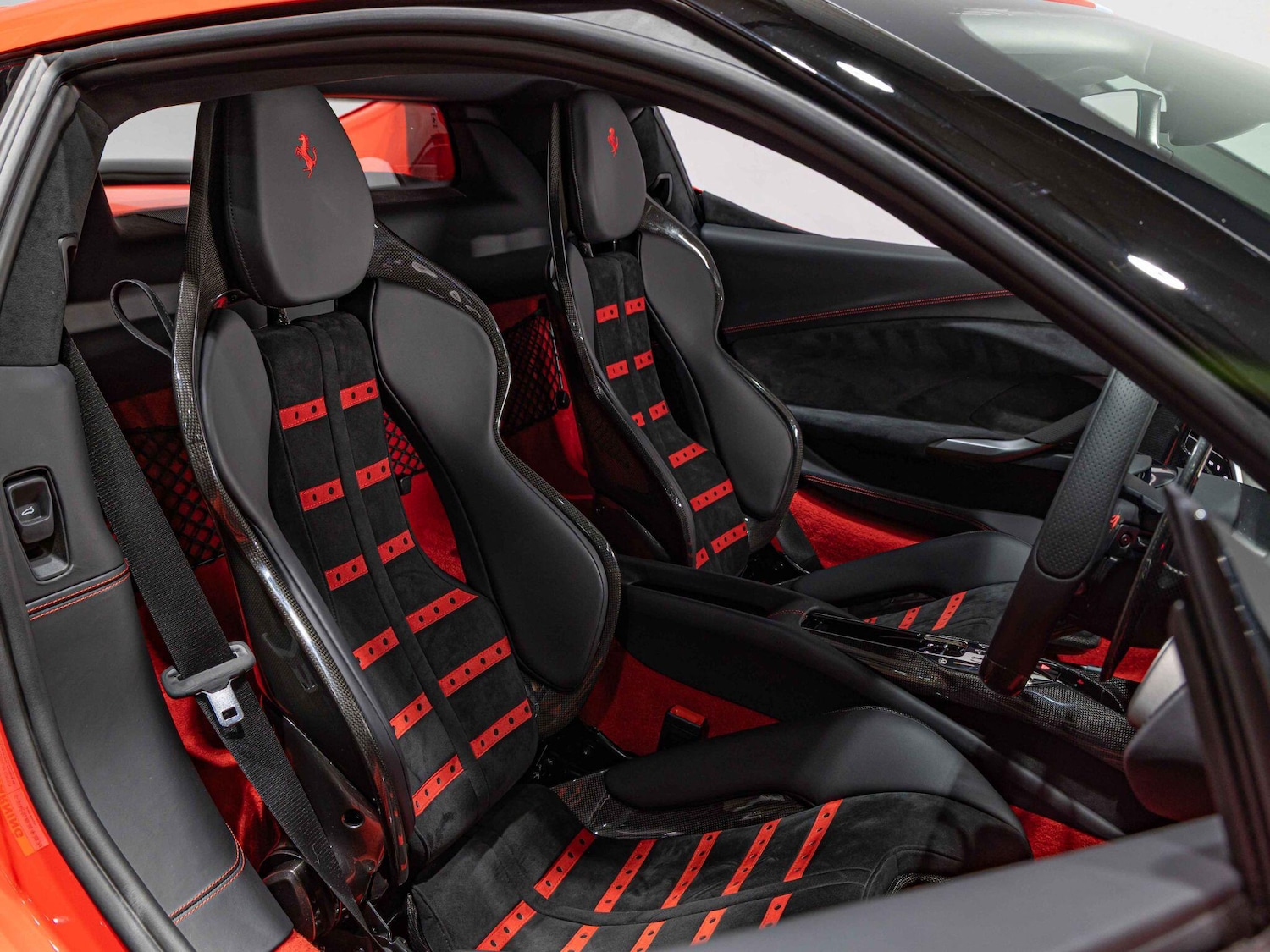 Used Ferrari 296 GTB for sale - 76995330: Photo 2