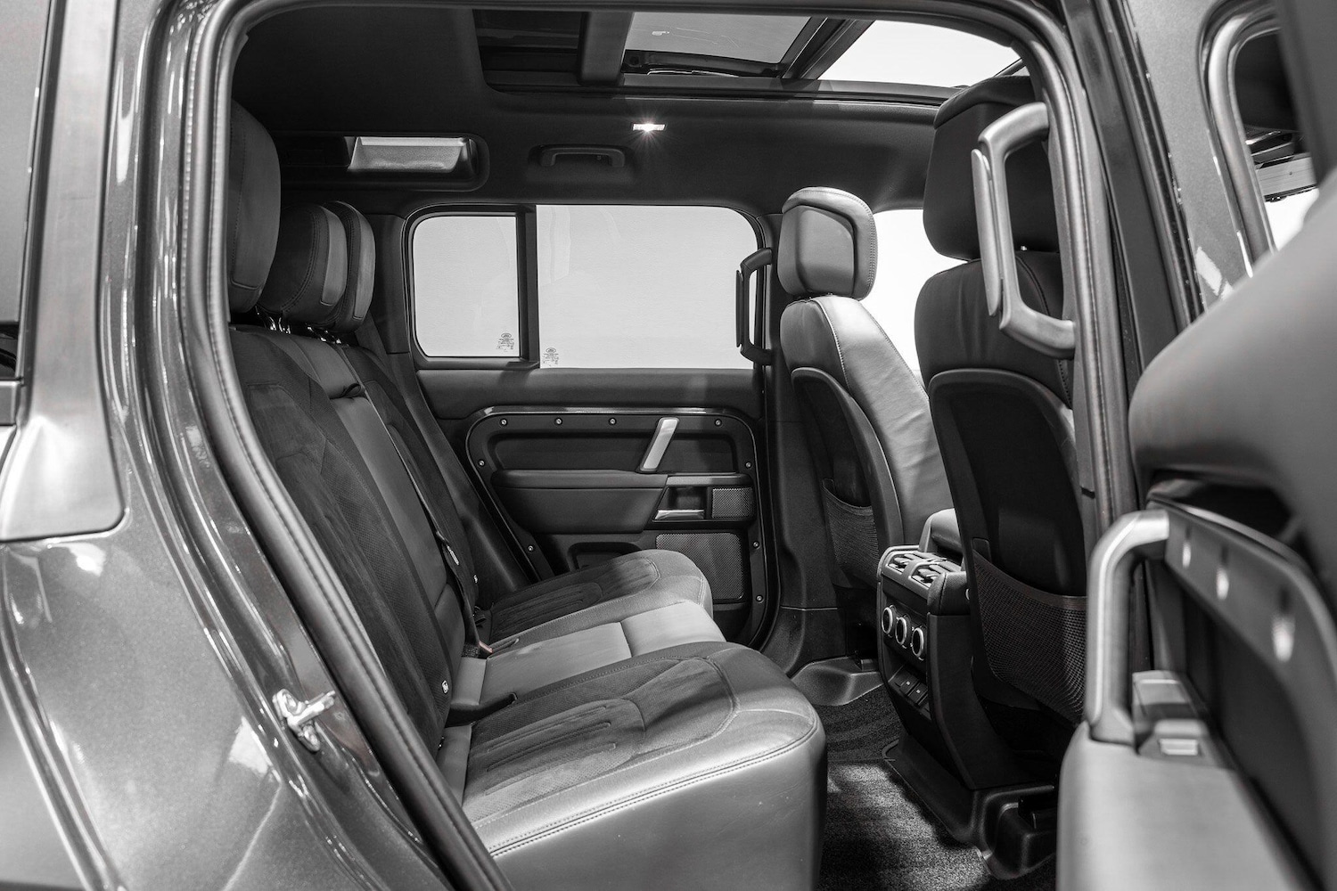 Used Land Rover Defender 110 for sale - 76997836: Photo 20