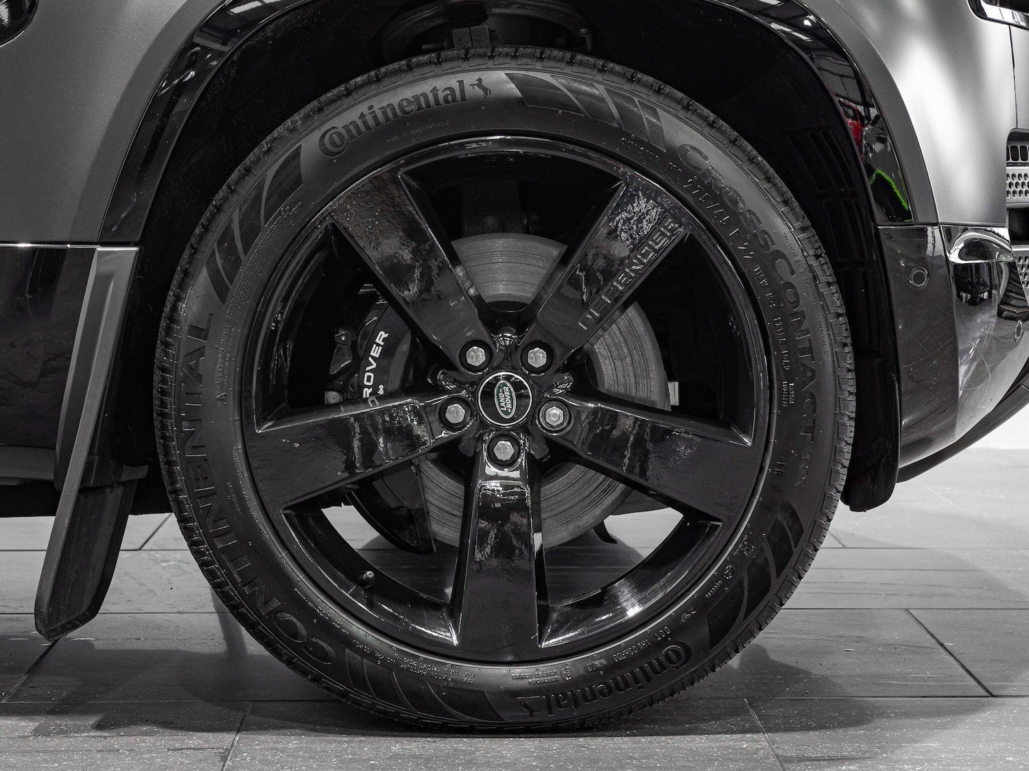 Used Land Rover Defender 110 for sale - 76997836: Photo 5