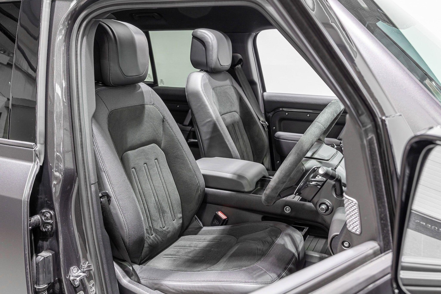 Used Land Rover Defender 110 for sale - 76997836: Photo 8