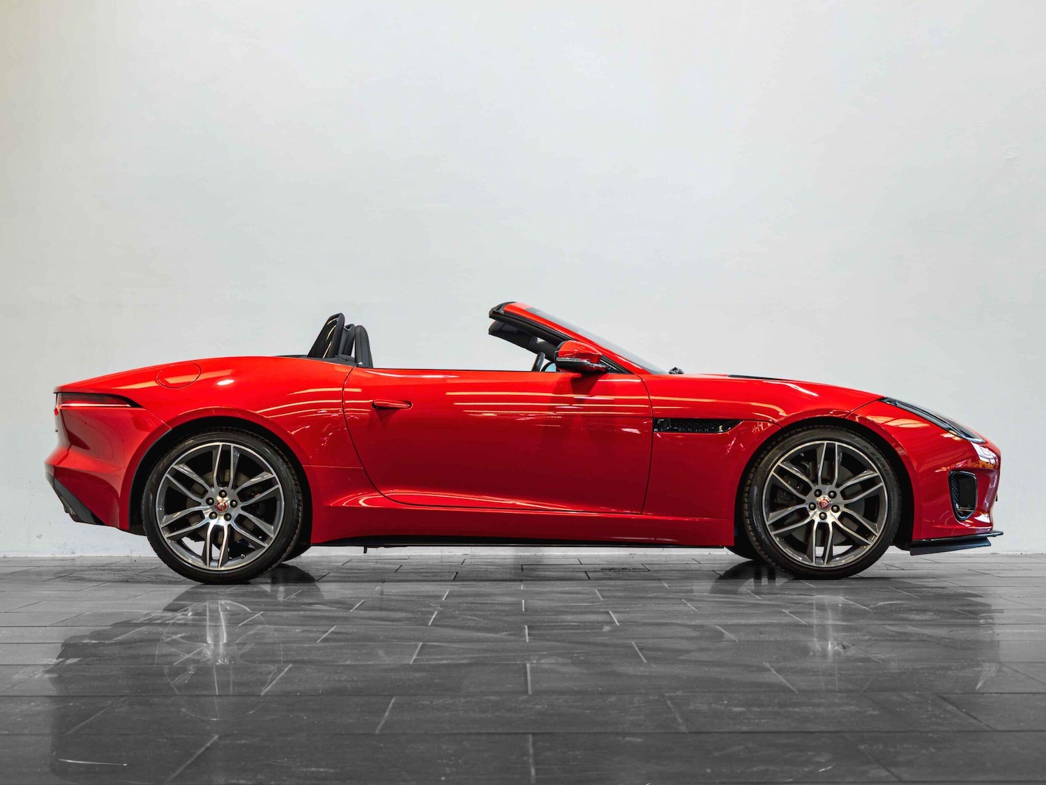 Used Jaguar F-Type 2019 for sale - 77657716: Photo 7