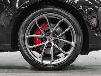 Used Porsche Macan 2021 for sale - 75914800: Photo
