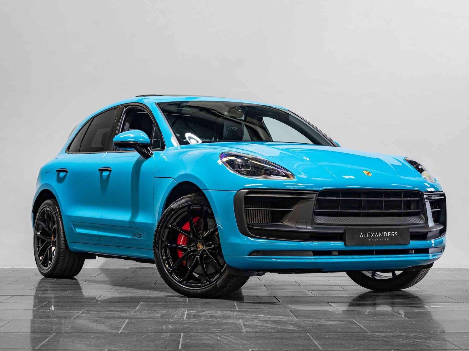 Used Porsche Macan 2022 for sale - 76549646: Photo 2
