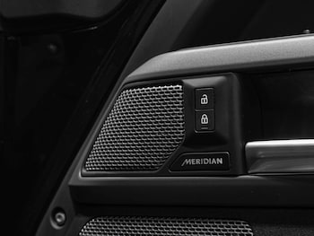 Used Land Rover Defender 110 2024 for sale - 76619784: Photo