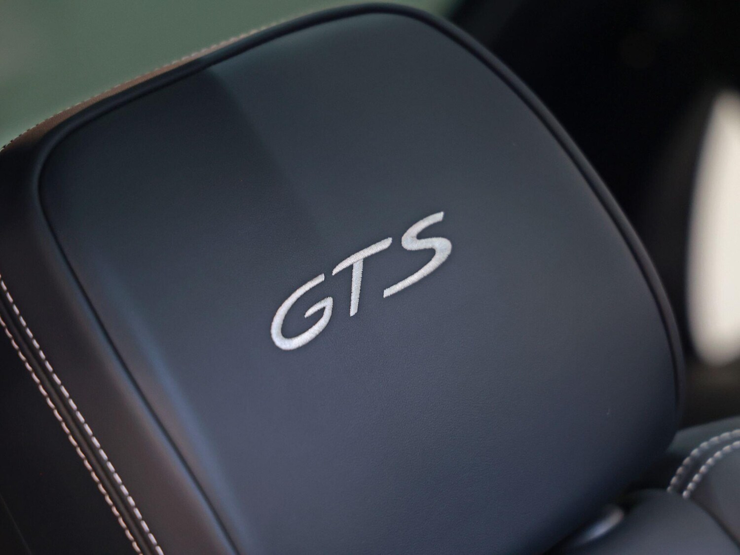 Used Porsche Macan 2023 for sale - 77155451: Photo 16