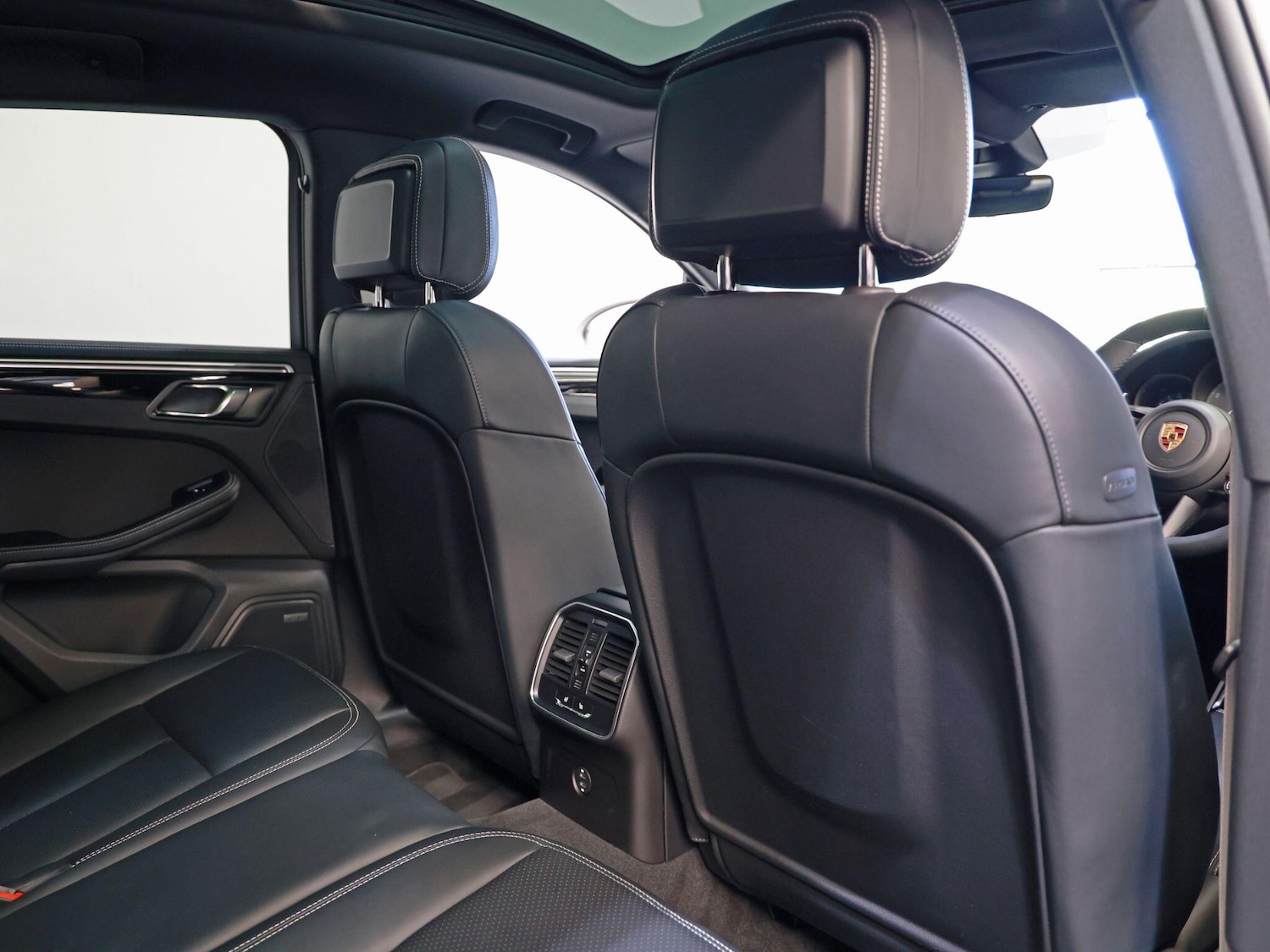 Used Porsche Macan 2023 for sale - 77155451: Photo 20