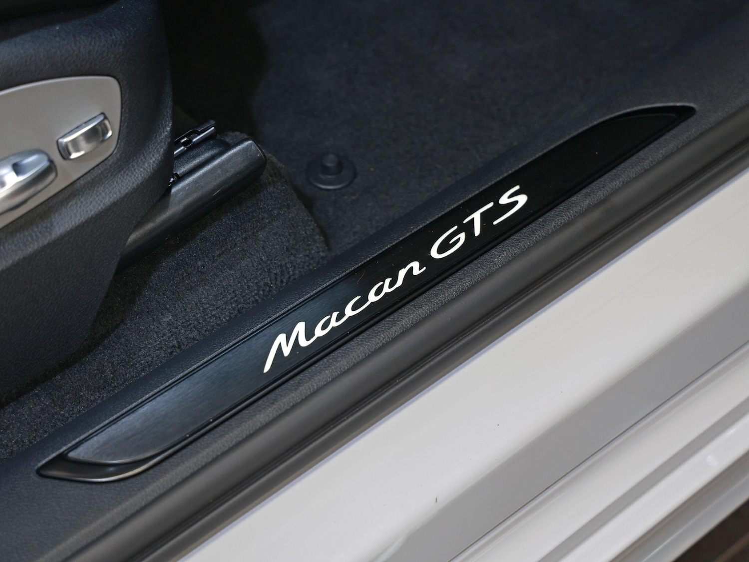 Used Porsche Macan 2023 for sale - 77155451: Photo 21