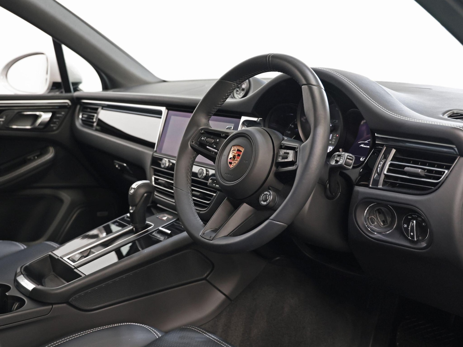 Used Porsche Macan 2023 for sale - 77155451: Photo 8