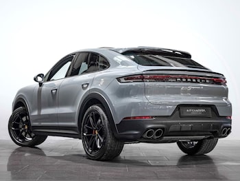 Used Porsche Cayenne 2024 for sale - 76715099: Photo