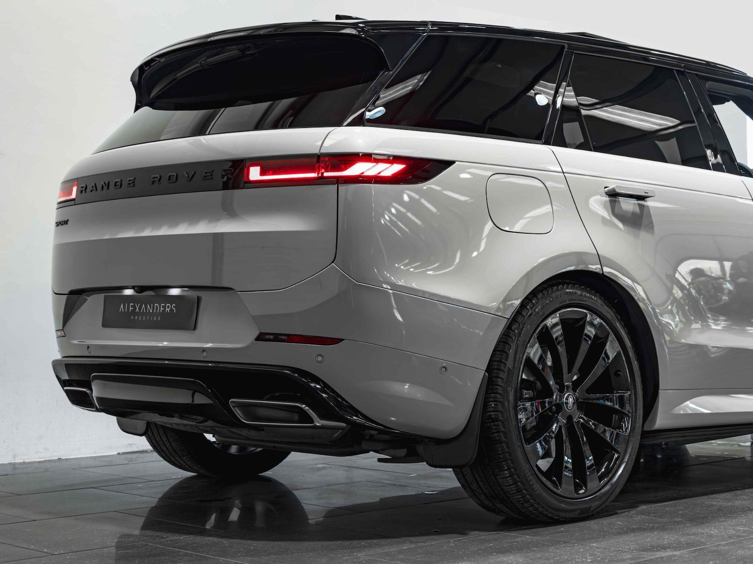 Used Land Rover Range Rover Sport 2023 for sale - 77684129: Photo 13