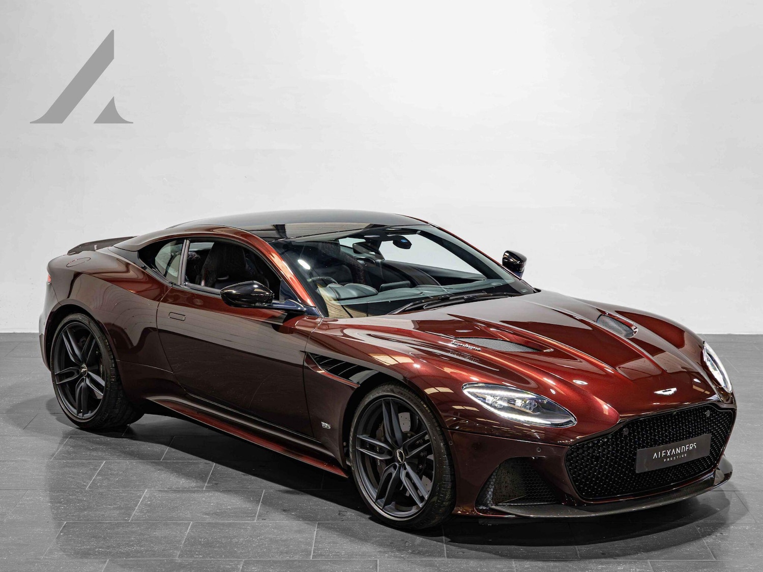 Used Aston Martin DBS 2018 for sale - 76295555: Photo 1