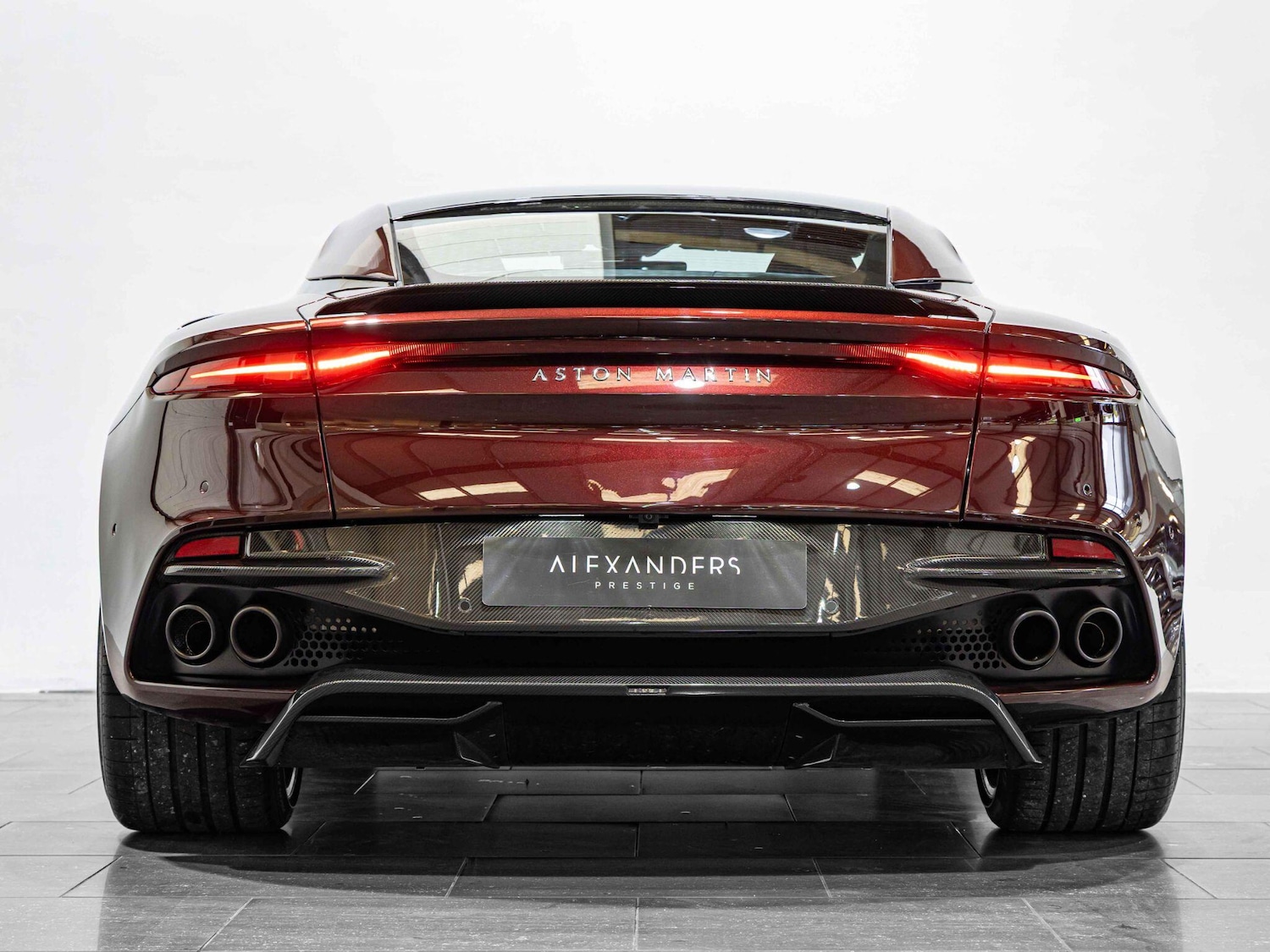 Used Aston Martin DBS 2018 for sale - 76295555: Photo 11