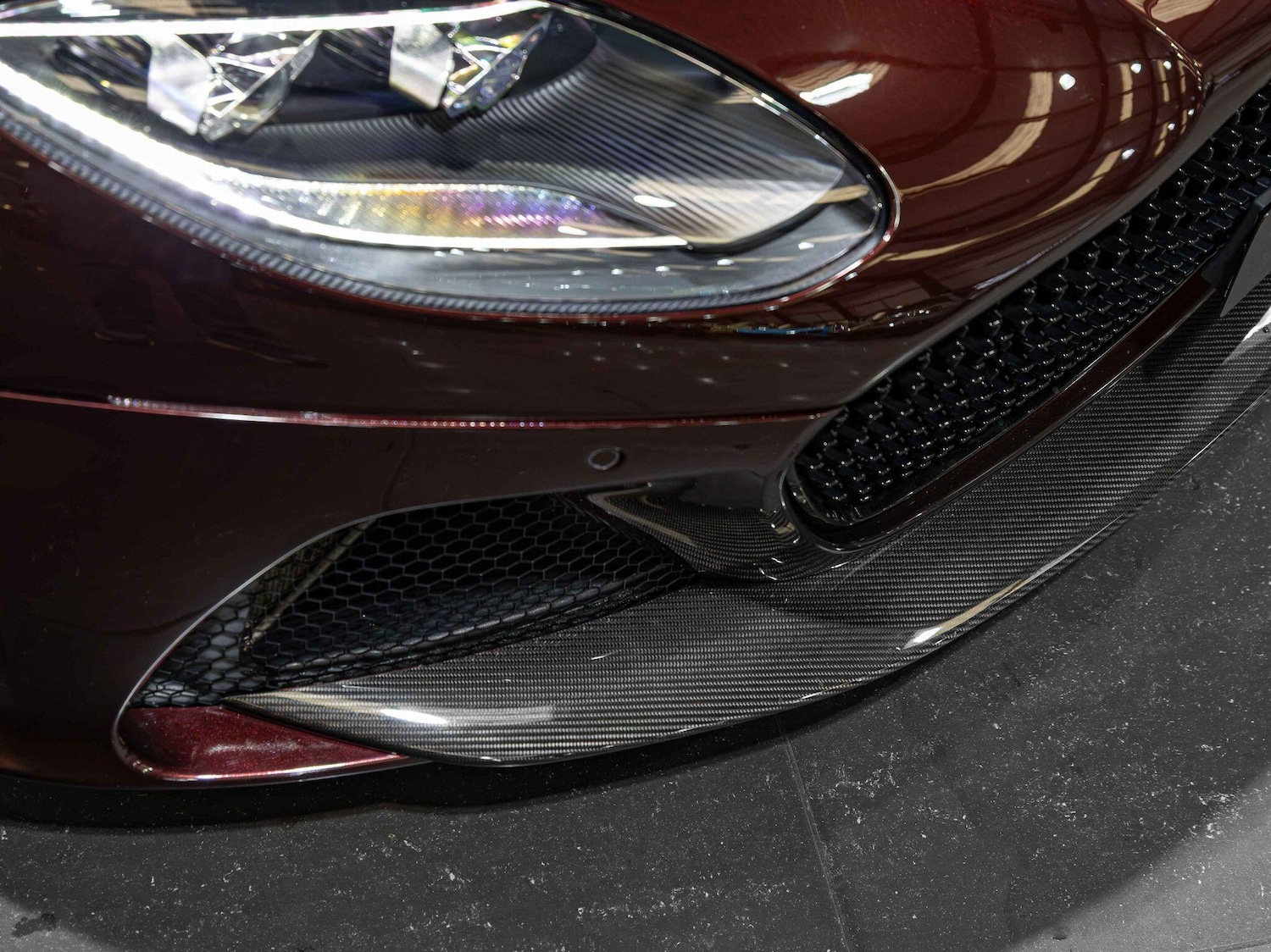 Used Aston Martin DBS 2018 for sale - 76295555: Photo 14