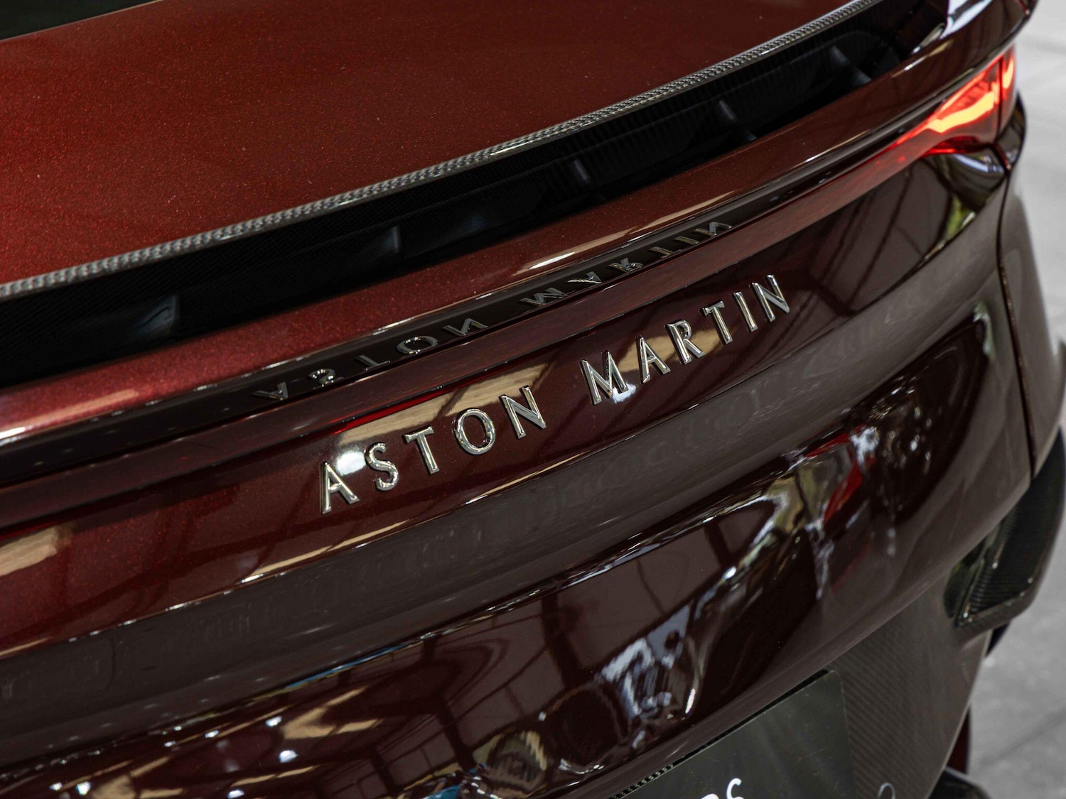 Used Aston Martin DBS 2018 for sale - 76295555: Photo 18