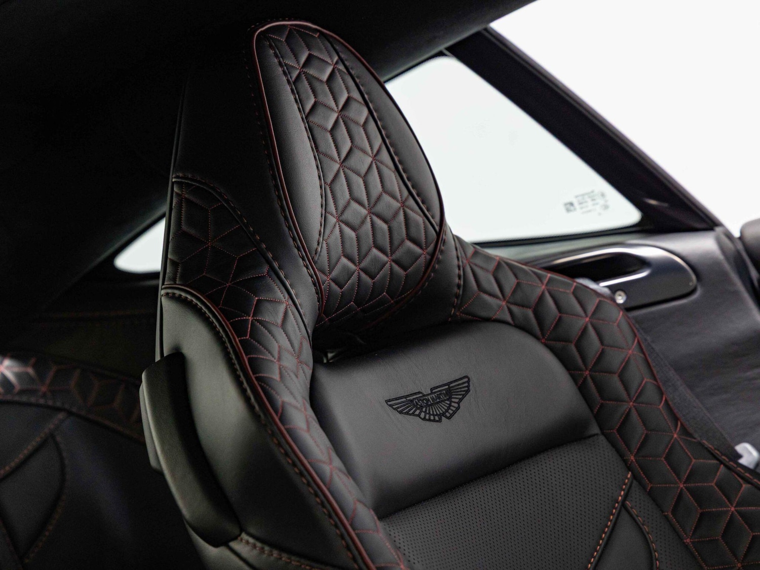 Used Aston Martin DBS 2018 for sale - 76295555: Photo 20