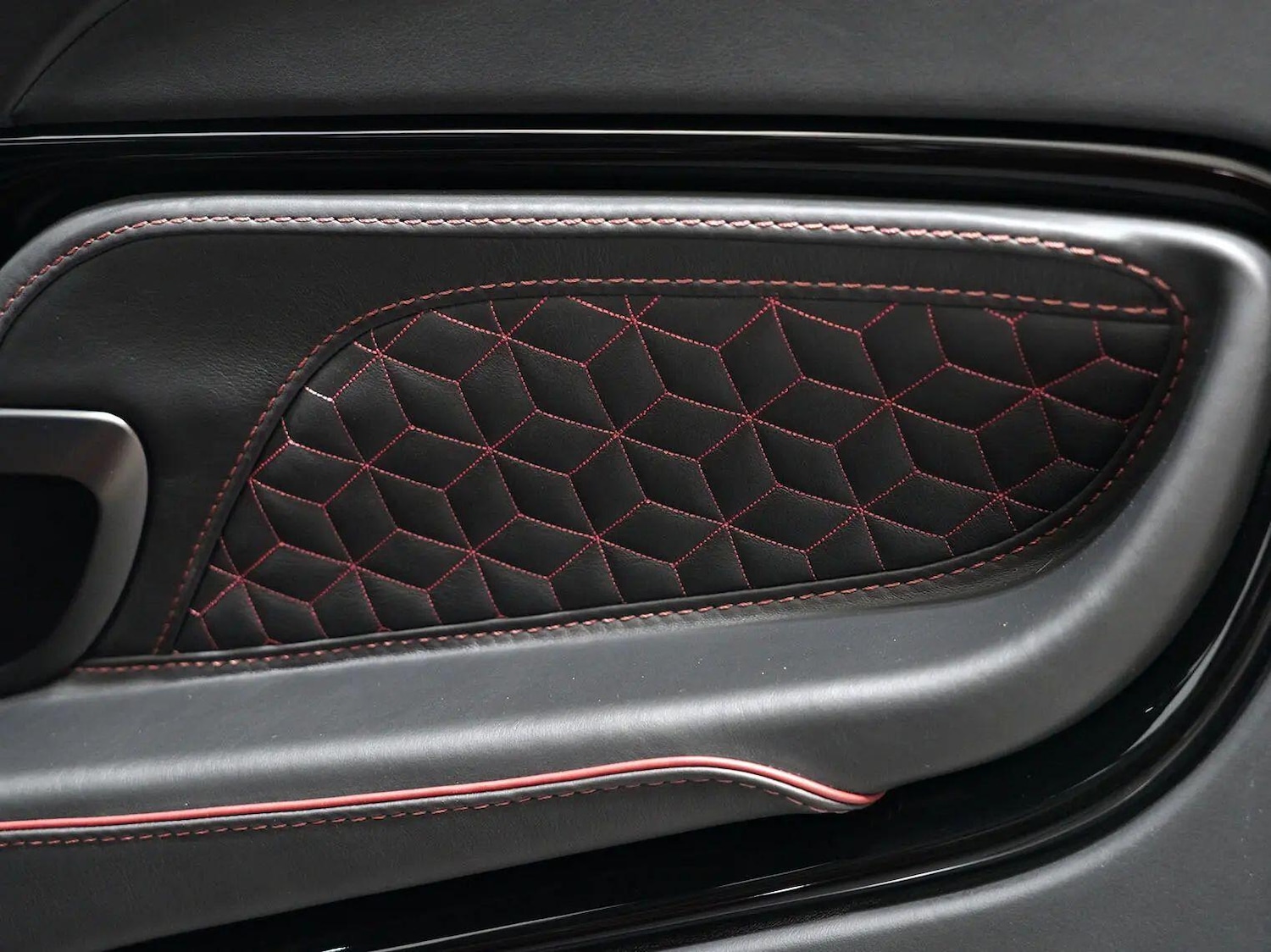 Used Aston Martin DBS 2018 for sale - 76295555: Photo 42