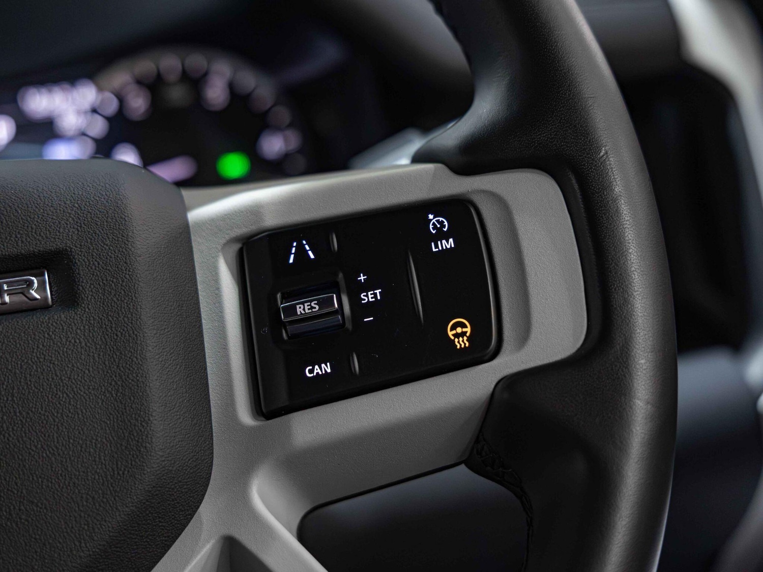 Used Land Rover Defender 2023 for sale - 76996457: Photo 10