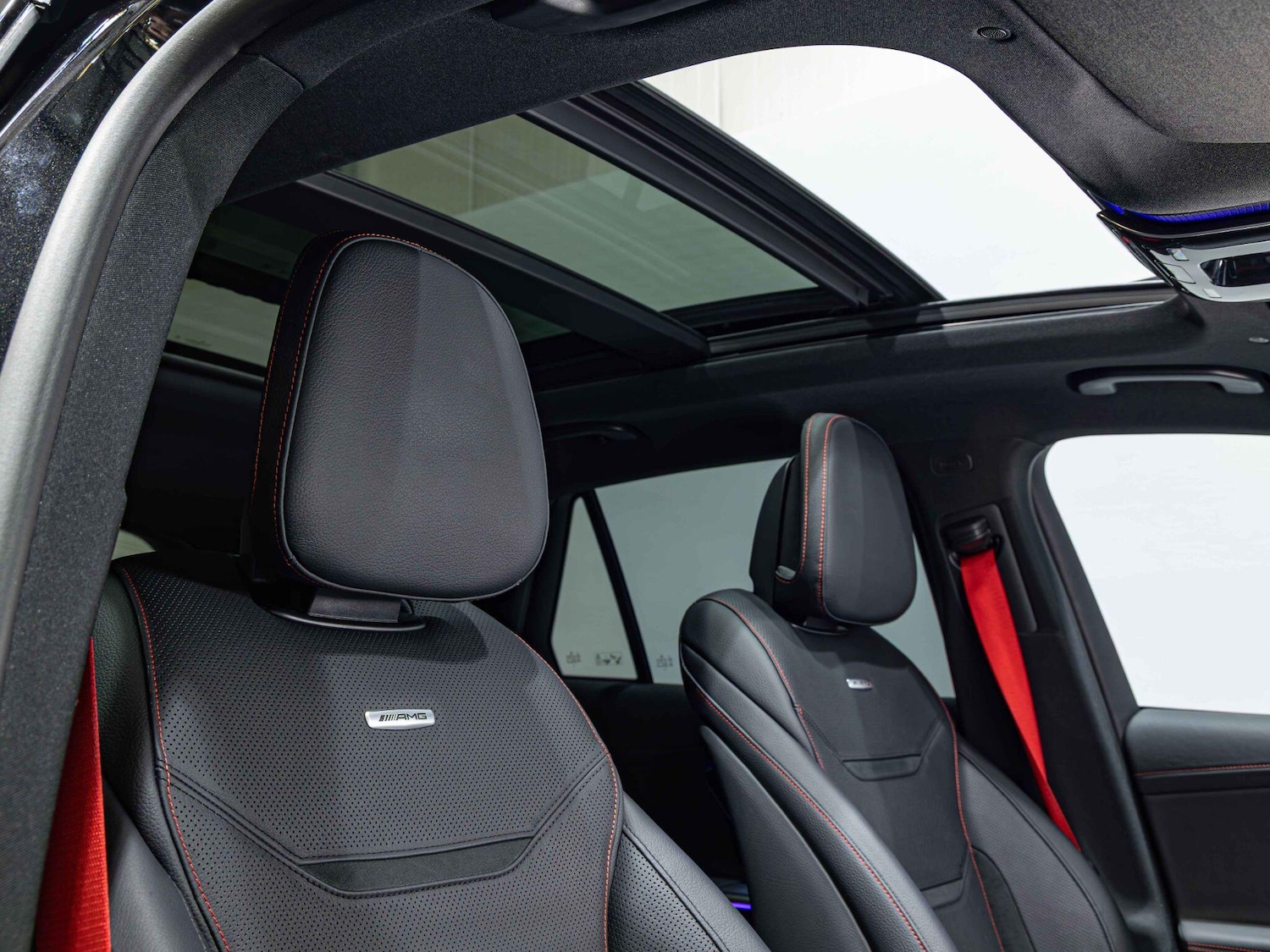 Used Mercedes-Benz GLC 2024 for sale - 77120019: Photo 4