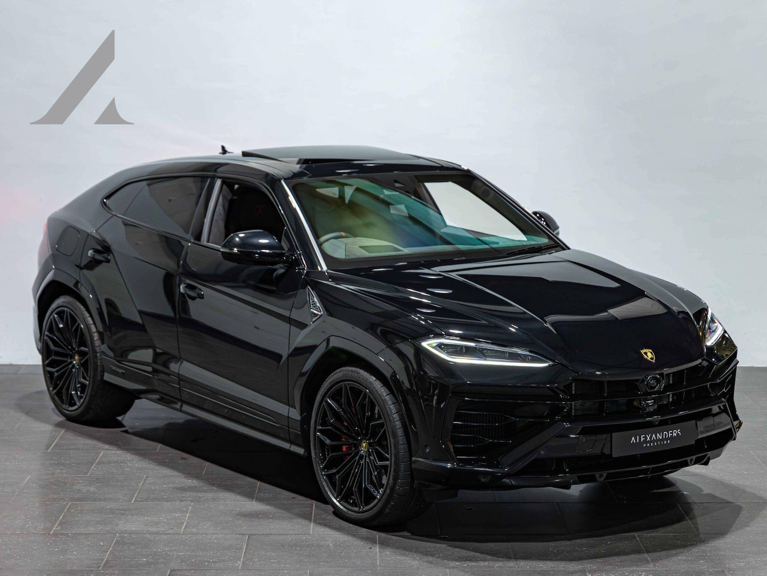 Used Lamborghini Urus 2025 for sale - 77142918: Photo 1