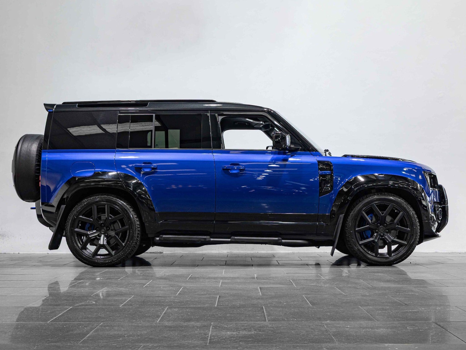 Used Land Rover Defender 110 for sale - 76513466: Photo 6