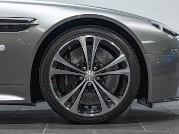 Used Aston Martin Vantage 2015 for sale - 77852794: Photo