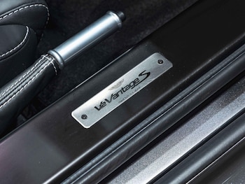 Used Aston Martin Vantage 2015 for sale - 77852794: Photo