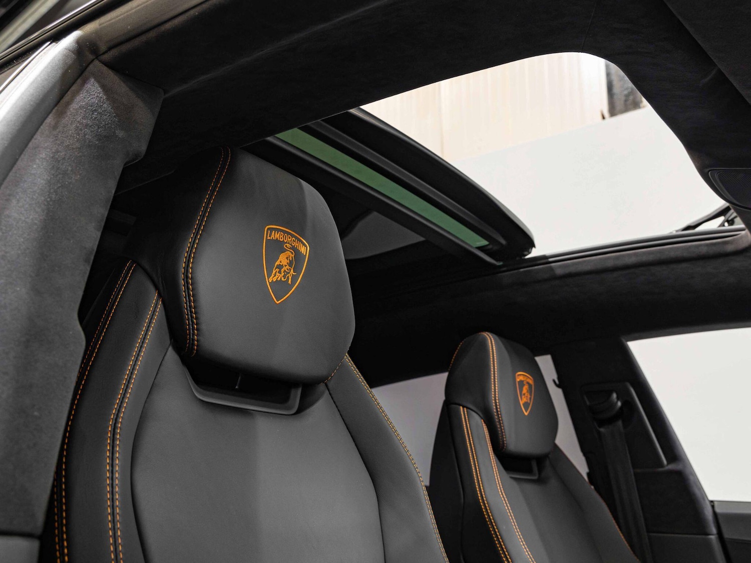 Used Lamborghini Urus 2021 for sale - 76138087: Photo 2