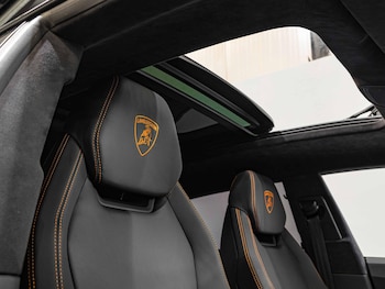 Used Lamborghini Urus 2021 for sale - 76138087: Photo 2