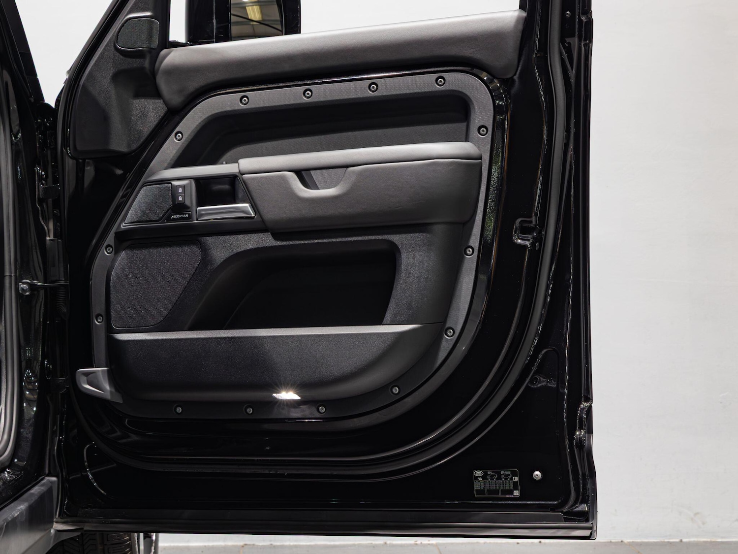 Used Land Rover Defender 110 2024 for sale - 77386563: Photo 16