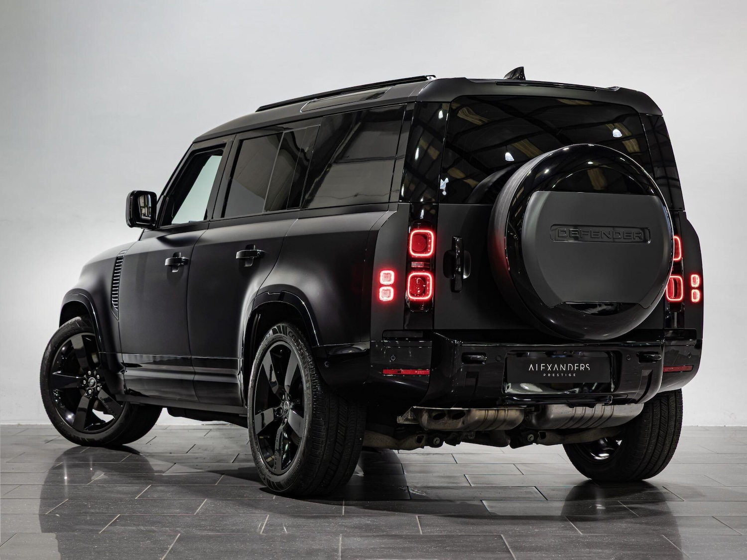 Used Land Rover Defender 110 2024 for sale - 77386563: Photo 24