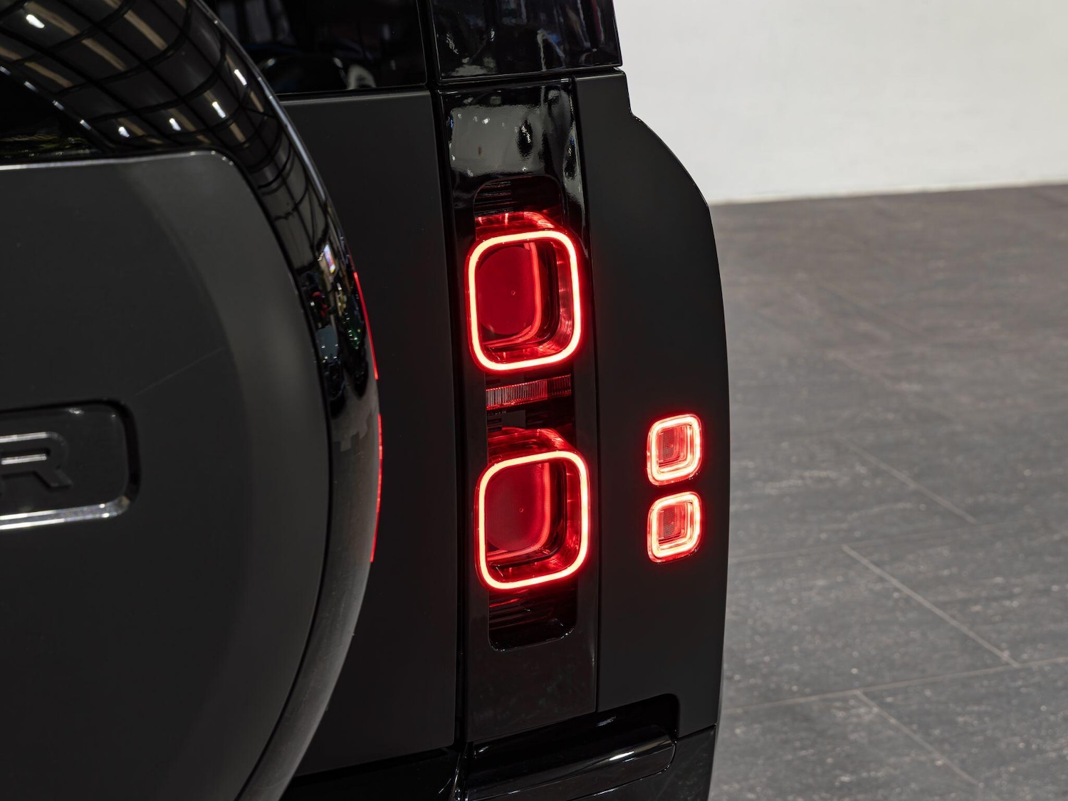 Used Land Rover Defender 110 2024 for sale - 77386563: Photo 27