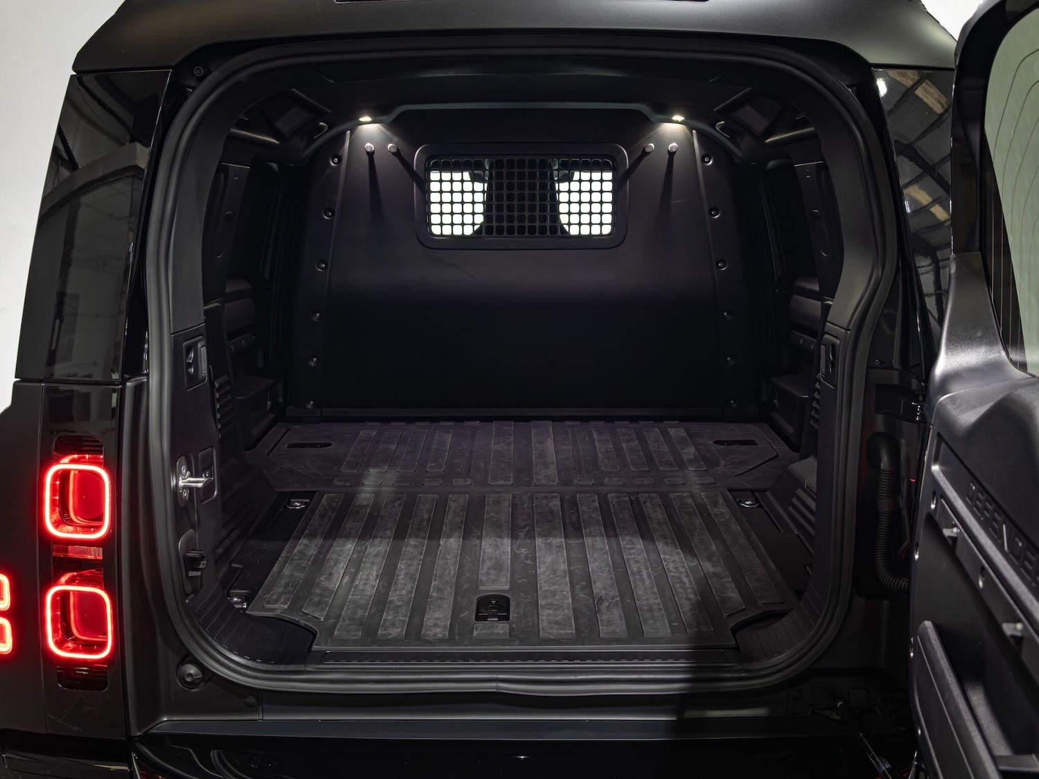 Used Land Rover Defender 110 2024 for sale - 77386563: Photo 28