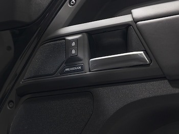 Used Land Rover Defender 110 2024 for sale - 77386563: Photo