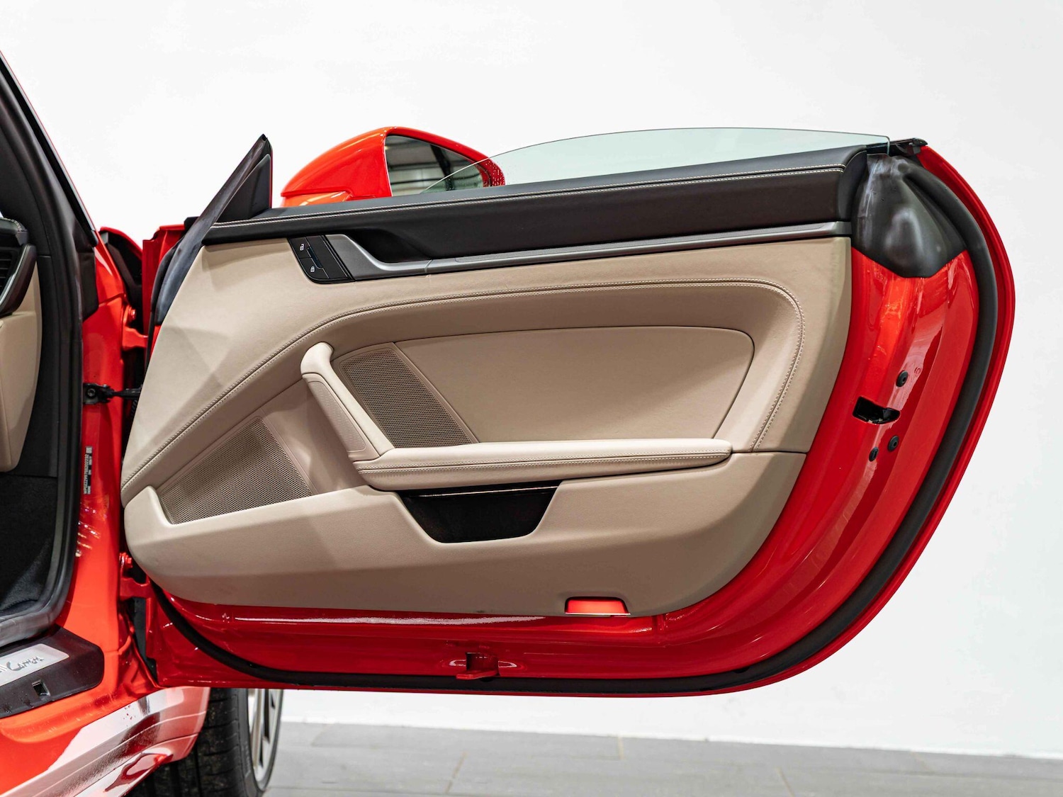 Used Porsche 911 for sale - 76349678: Photo 24