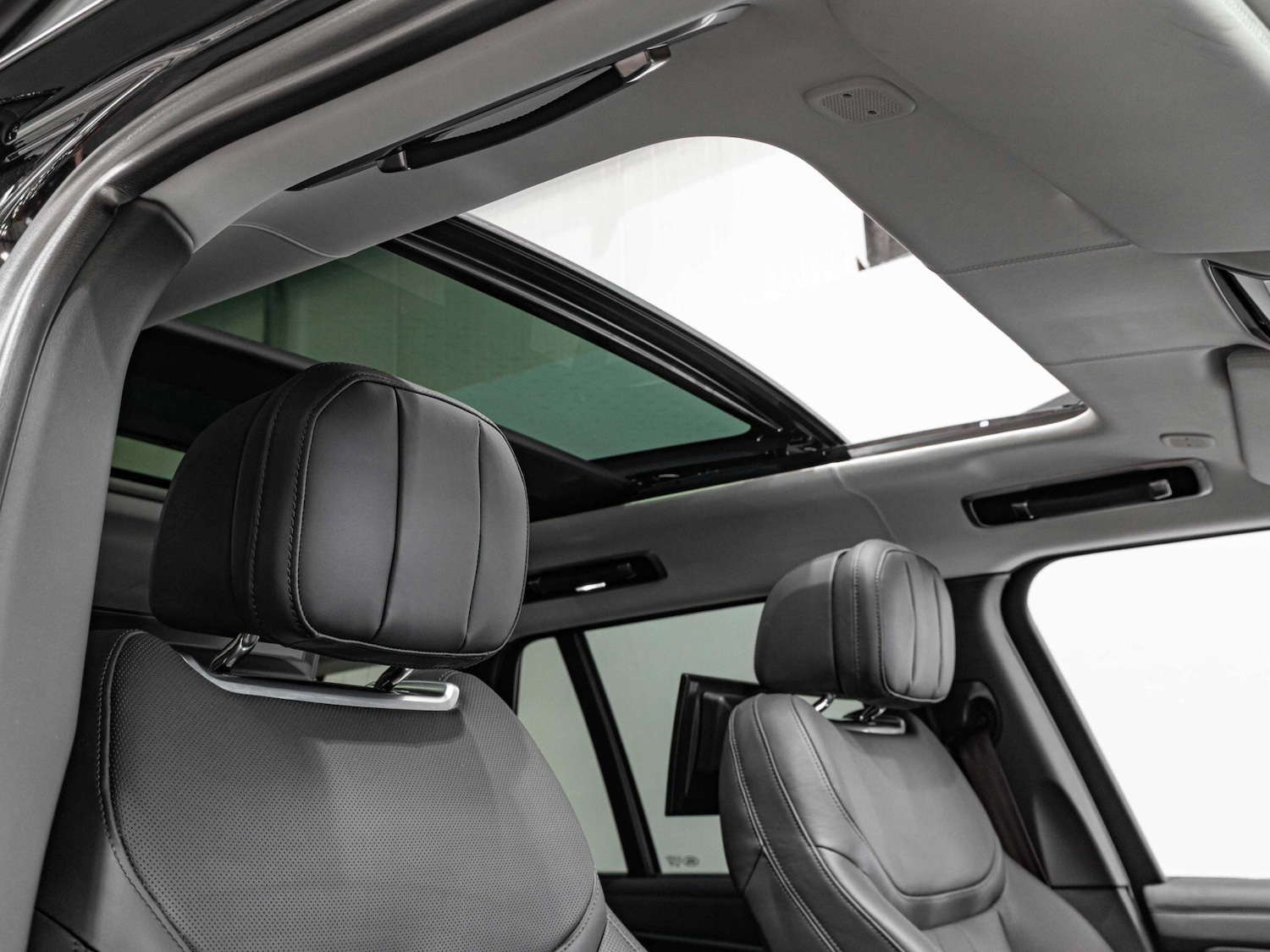 Used Land Rover Range Rover for sale - 76084915: Photo 2