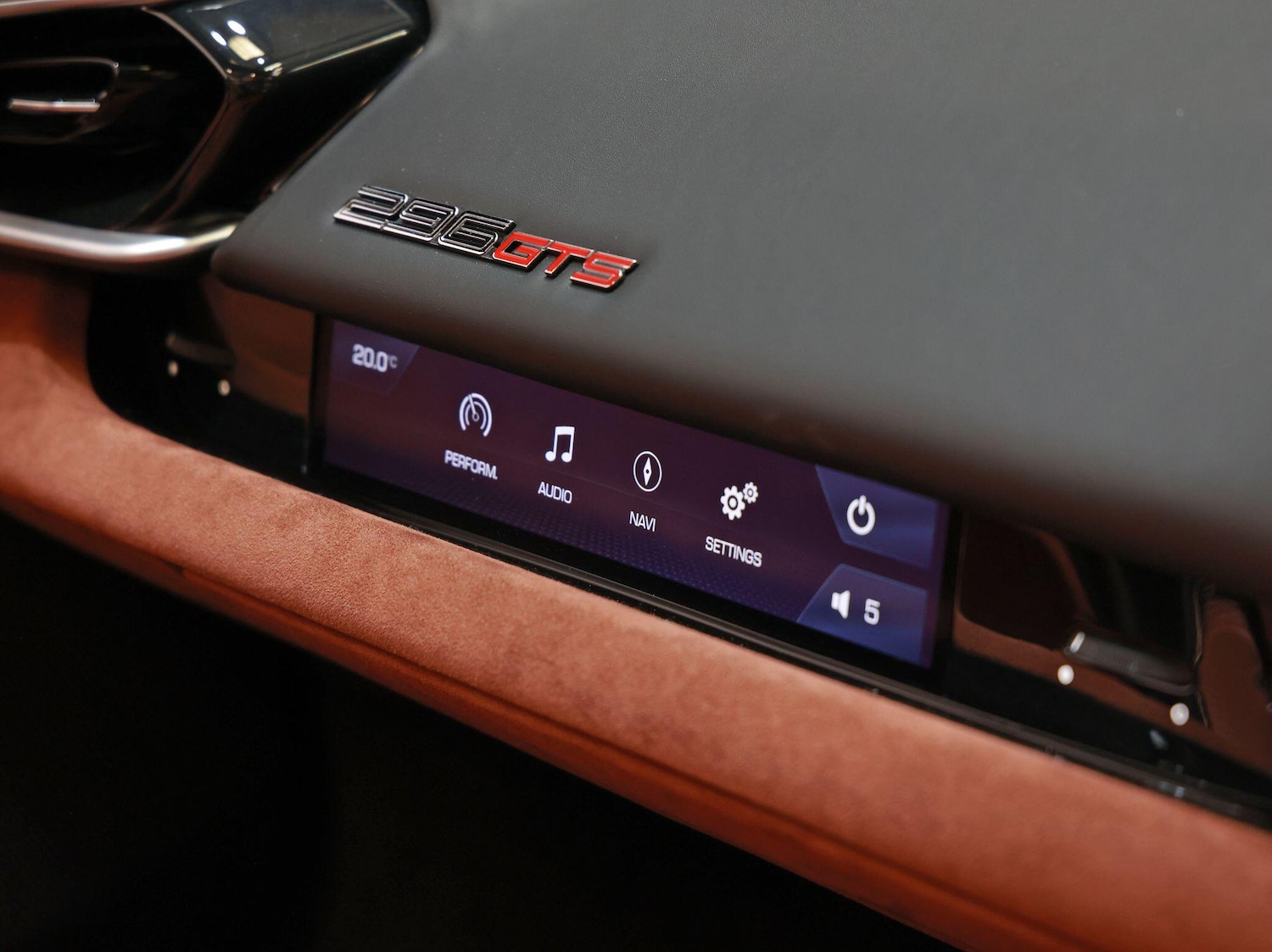 Used Ferrari 296 GTS 2025 for sale - 76832538: Photo 17