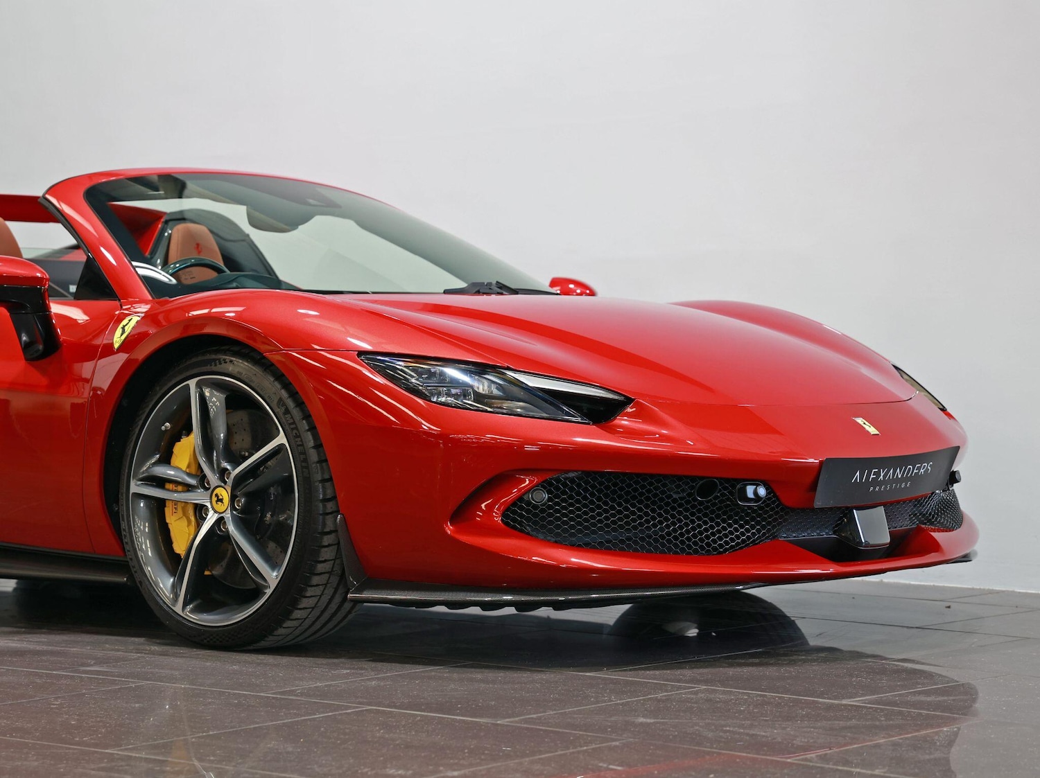 Used Ferrari 296 GTS 2025 for sale - 76832538: Photo 25