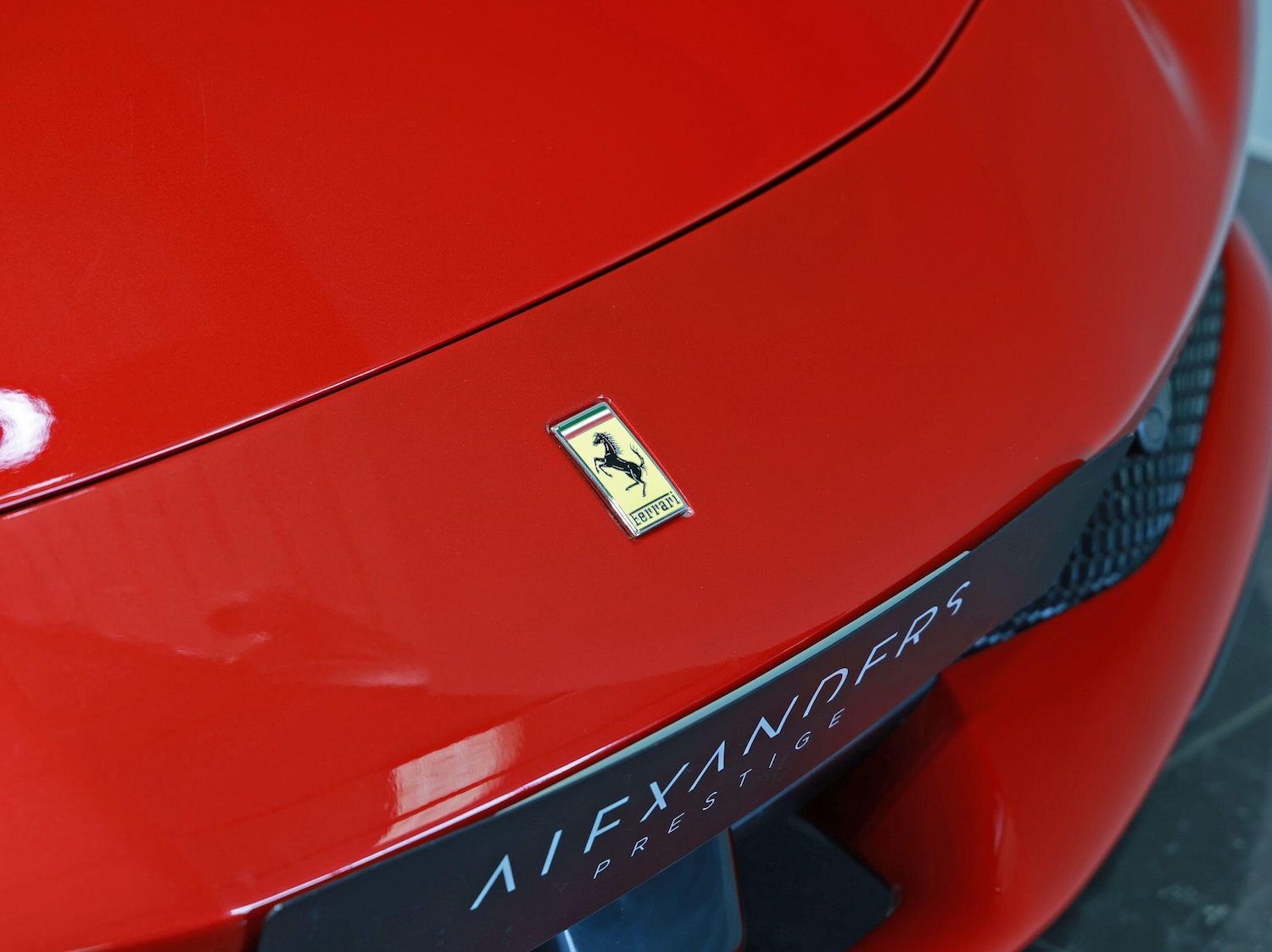 Used Ferrari 296 GTS 2025 for sale - 76832538: Photo 26