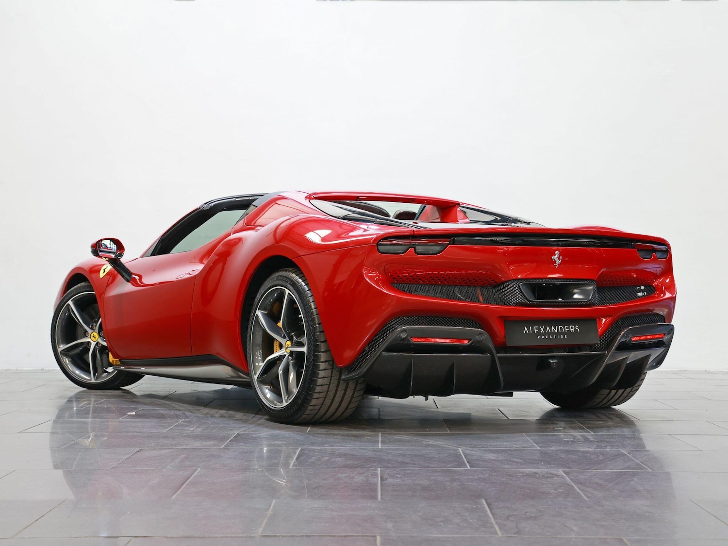 Used Ferrari 296 GTS 2025 for sale - 76832538: Photo 31