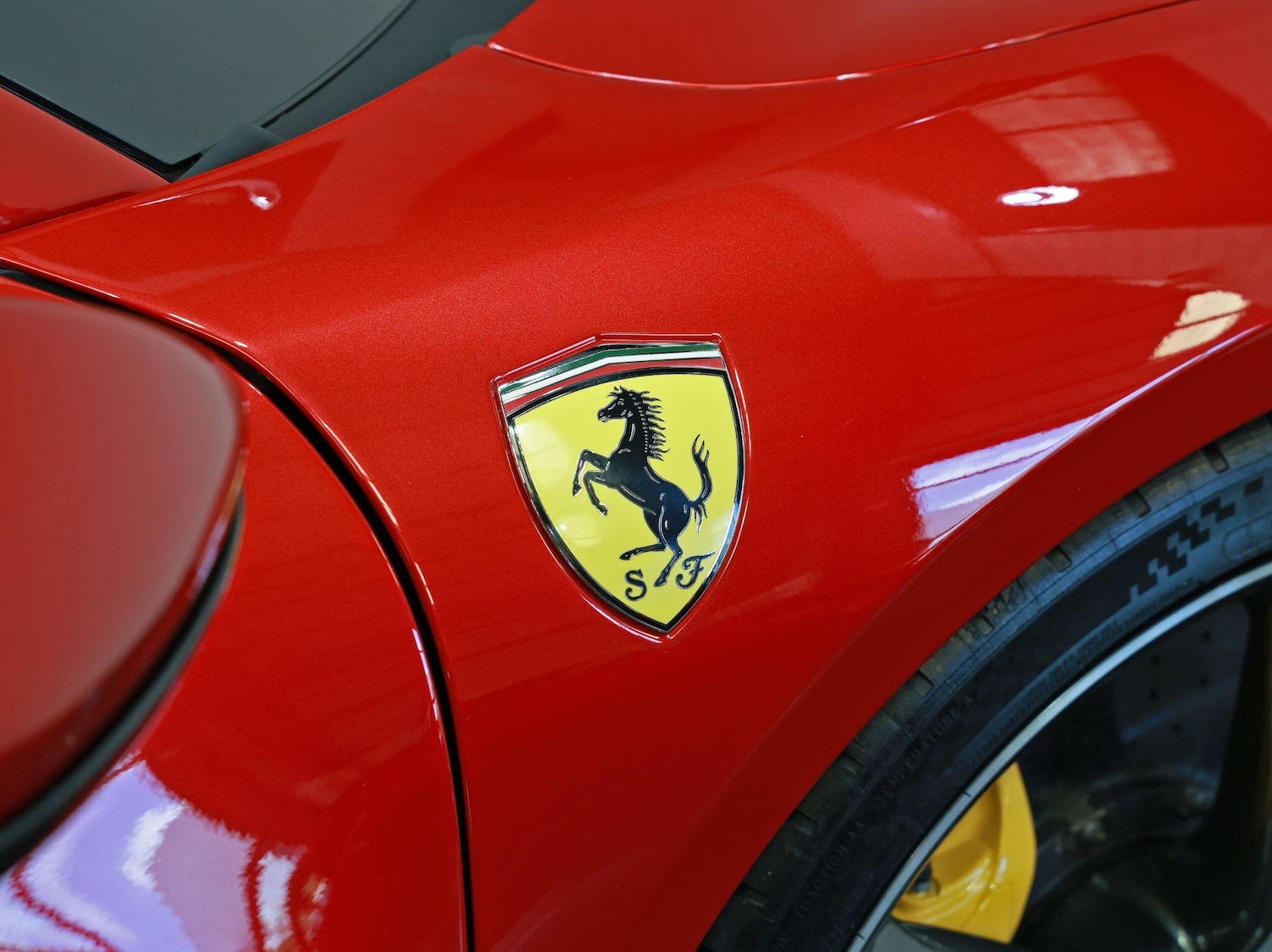 Used Ferrari 296 GTS 2025 for sale - 76832538: Photo 33