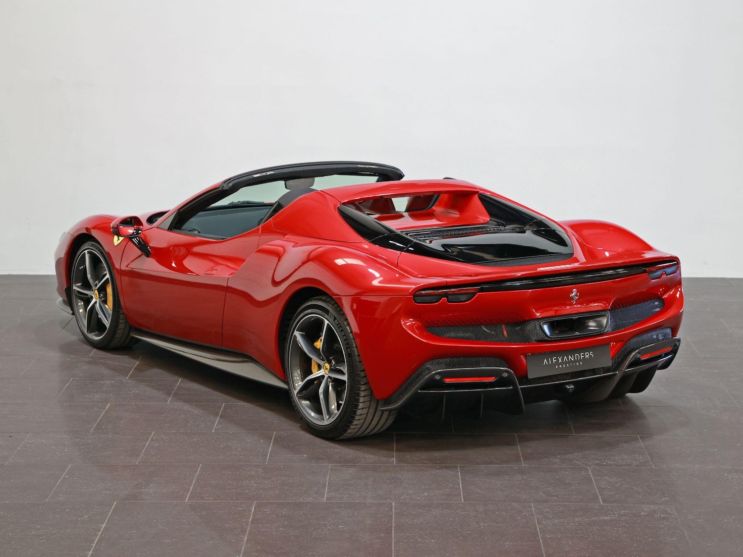 Used Ferrari 296 GTS 2025 for sale - 76832538: Photo 7