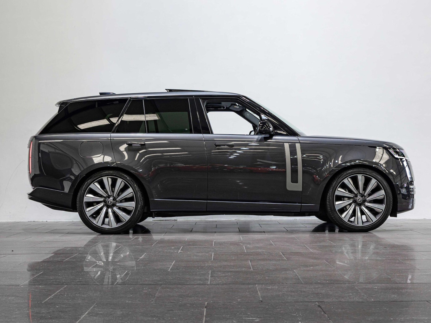 Used Land Rover Range Rover 2024 for sale - 76997162: Photo 5