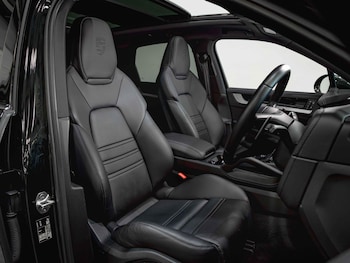 Used Porsche Cayenne 2023 for sale - 78891386: Photo