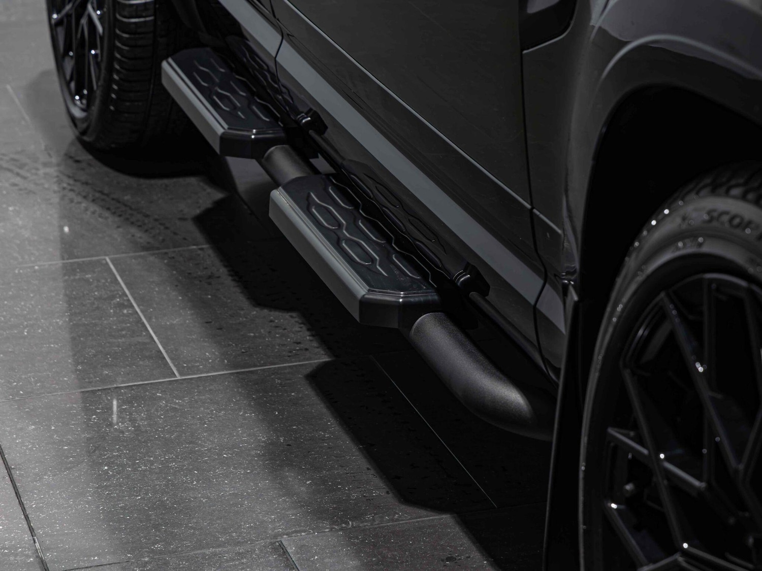 Used Land Rover Defender 110 2025 for sale - 77215941: Photo 4