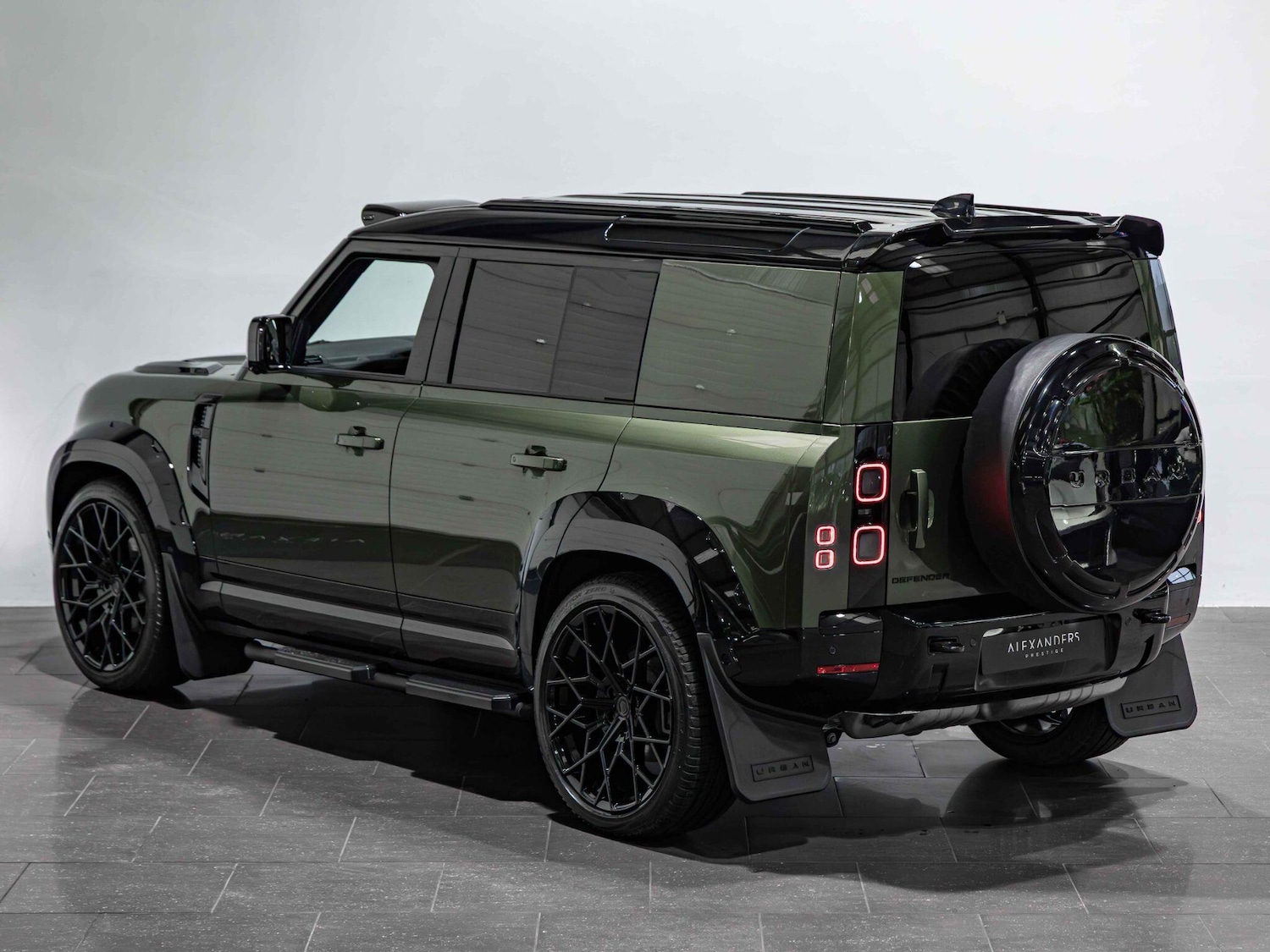 Used Land Rover Defender 110 2025 for sale - 77215941: Photo 5