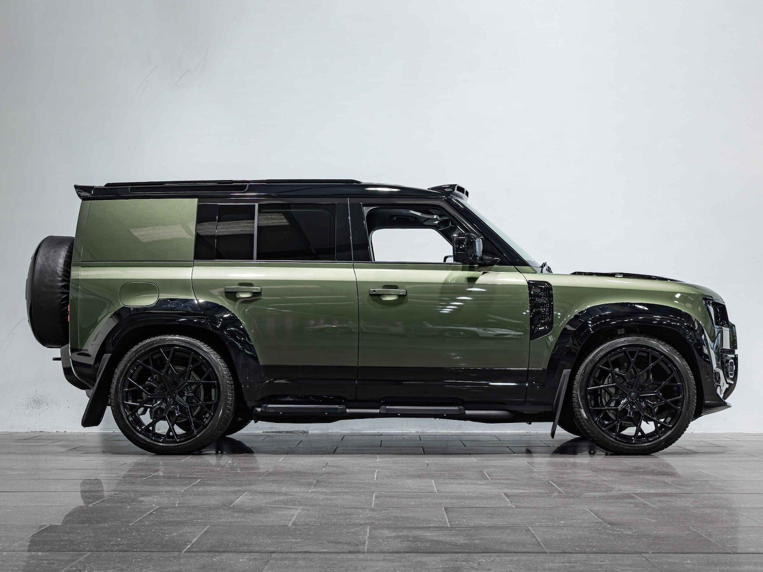 Used Land Rover Defender 110 2025 for sale - 77215941: Photo 6