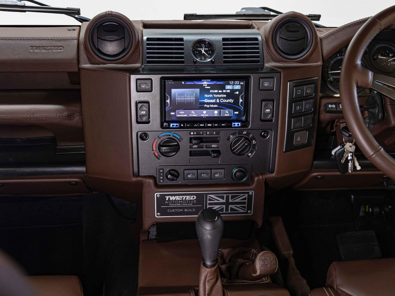 Used Land Rover Defender 110 2016 for sale - 76138732: Photo 10